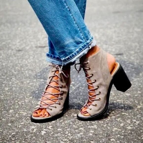 Jeffrey Campbell x Free People Minimal Lace Up Bootie Heel Taupe Gray Su… - Picture 1 of 12